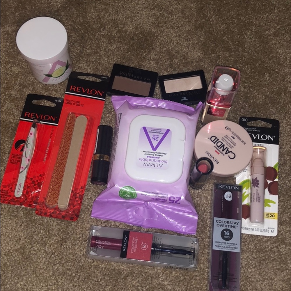 Makeup bundle